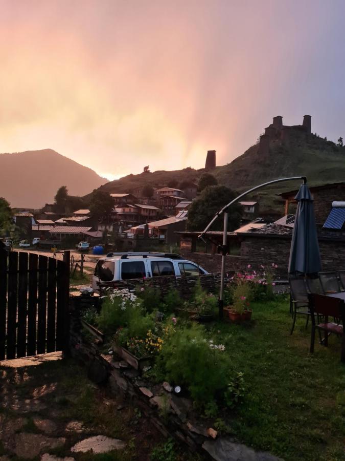 Guest House Shina Omalo Екстериор снимка