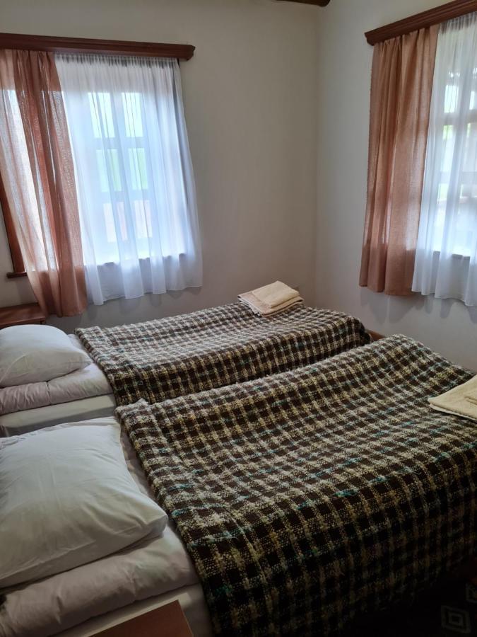 Guest House Shina Omalo Екстериор снимка