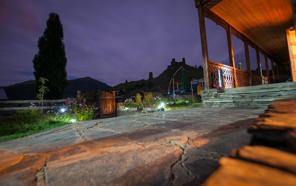 Guest House Shina Omalo Екстериор снимка