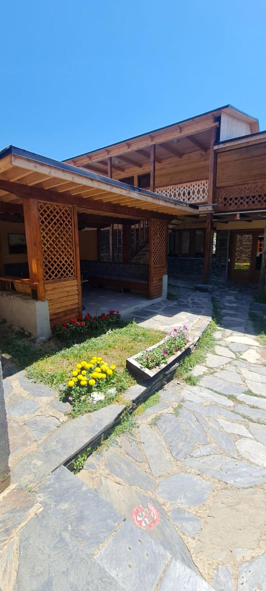 Guest House Shina Omalo Екстериор снимка