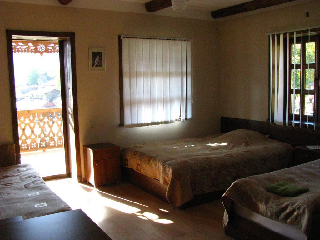 Guest House Shina Omalo Стая снимка