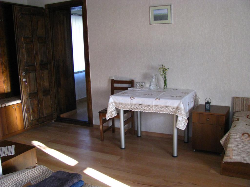 Guest House Shina Omalo Стая снимка